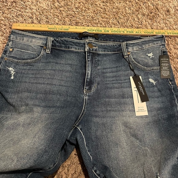 Liverpool Kennedy Crop straight leg NWT distressed soft denim jeans stitch fix - Picture 13 of 16